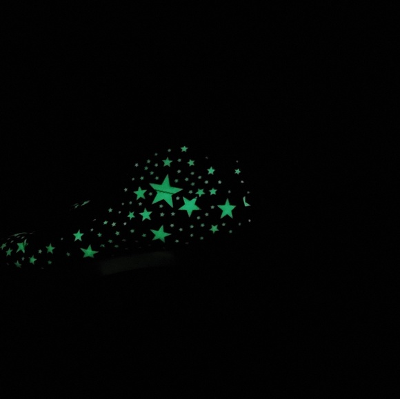 Glow in the dark Stars black sneakers white laces - Picture 8 of 8